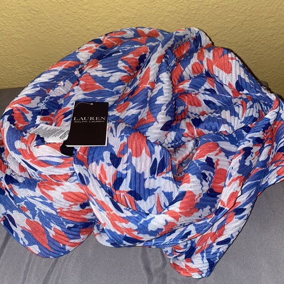 🦋(NWT) LAUREN RALPH LAUREN🦋40x52inch OBLONG SCARF. Florals. Great Gift Idea🛍 - Picture 4 of 5